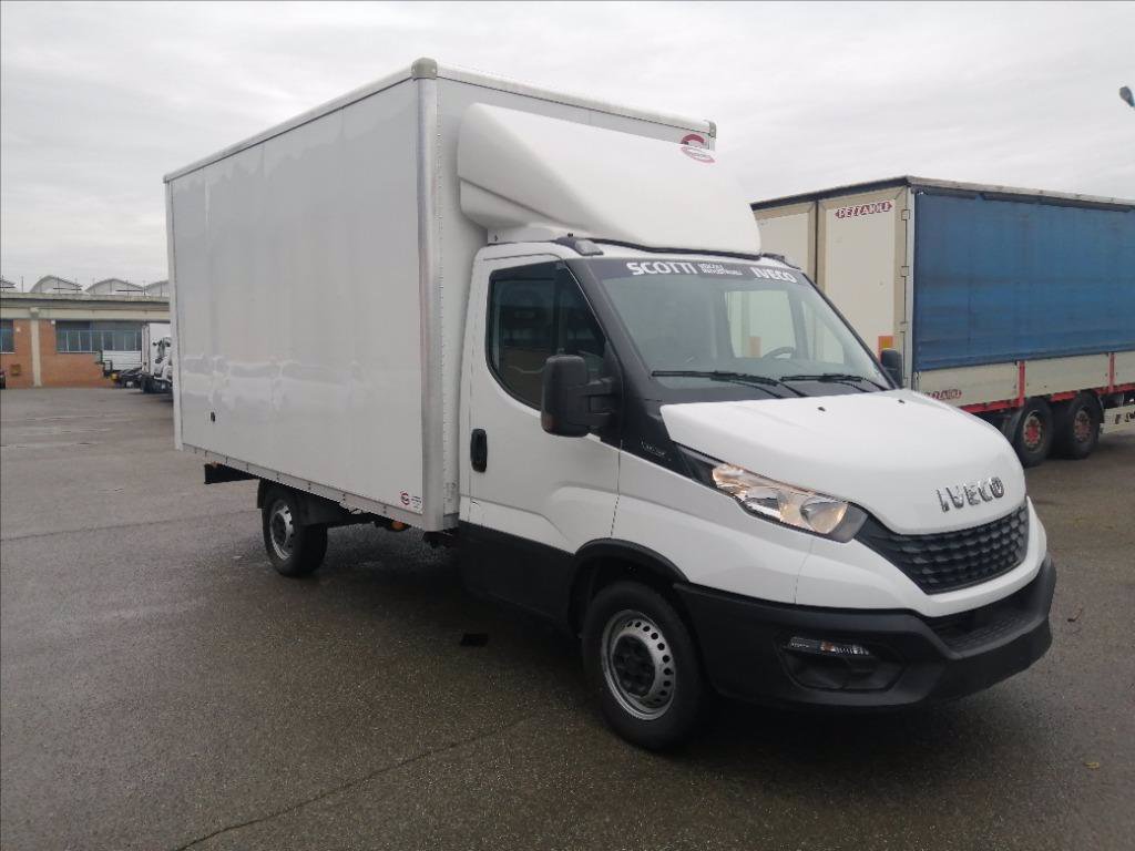 IVECO daily 35 S14S 3750 cab.