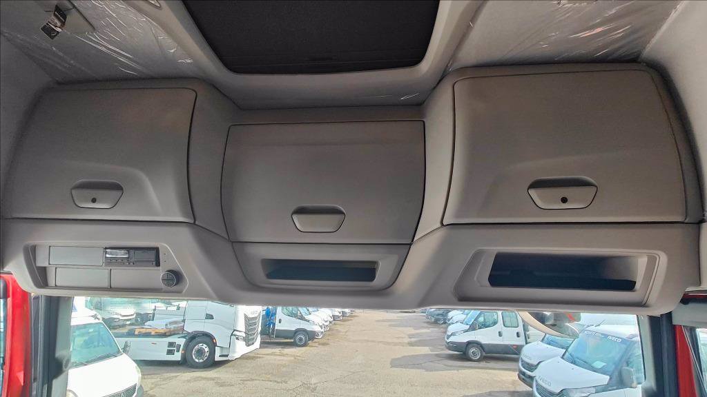 IVECO S-Way AS 440.180 4x2 C11 S48T/FP hi-tronix